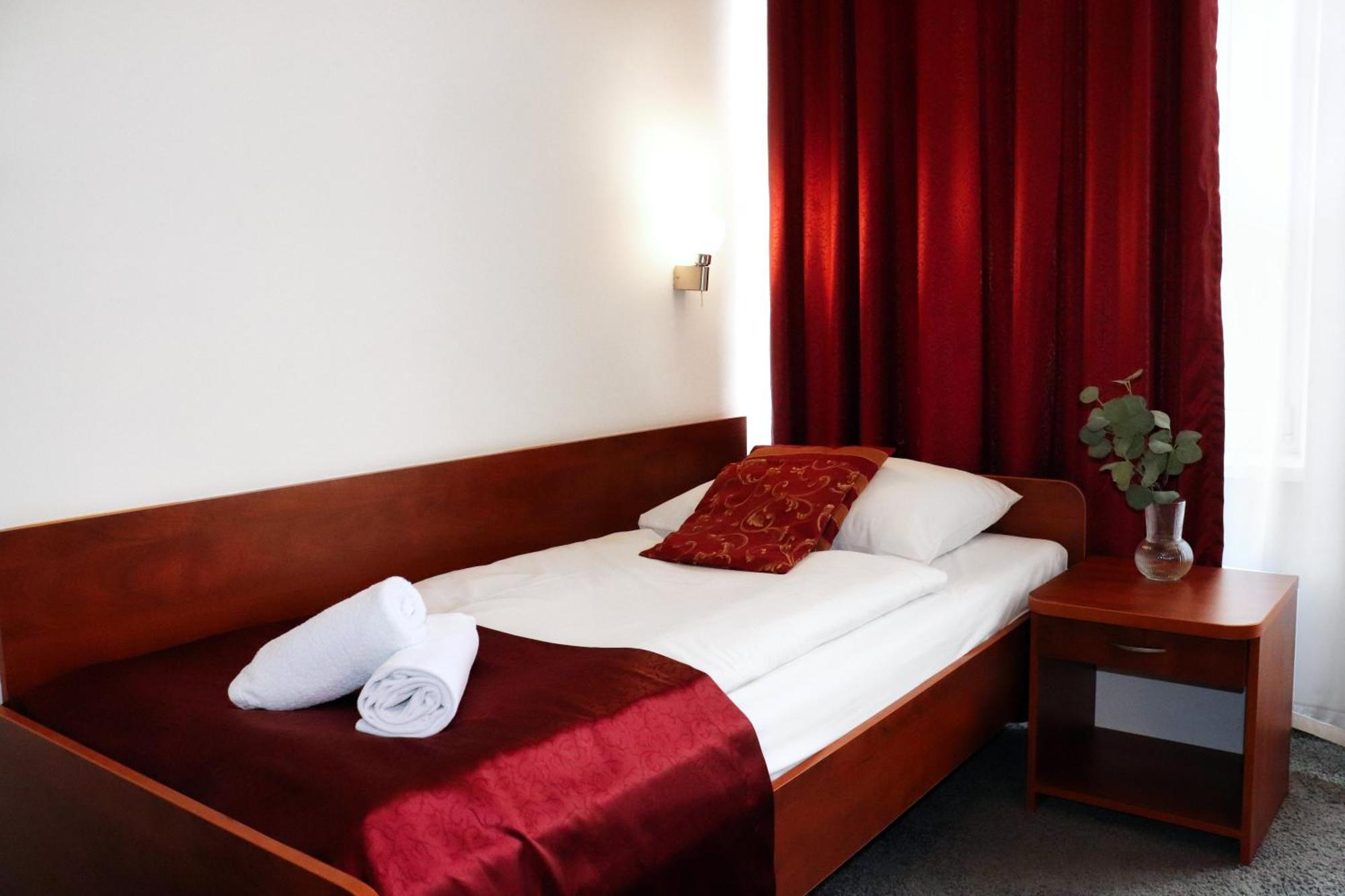 Hotel Lothus Breslau Exterior foto