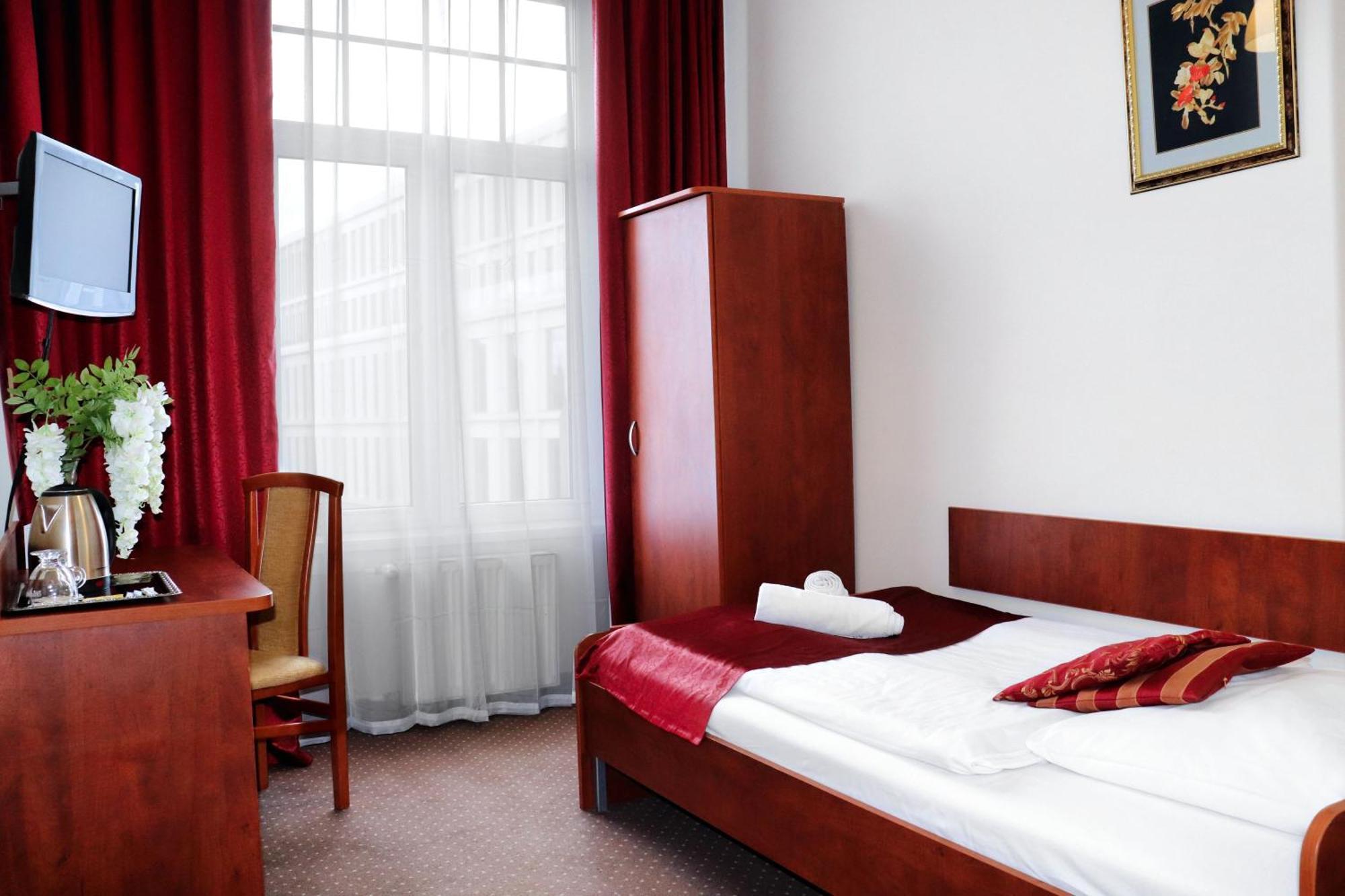 Hotel Lothus Breslau Exterior foto